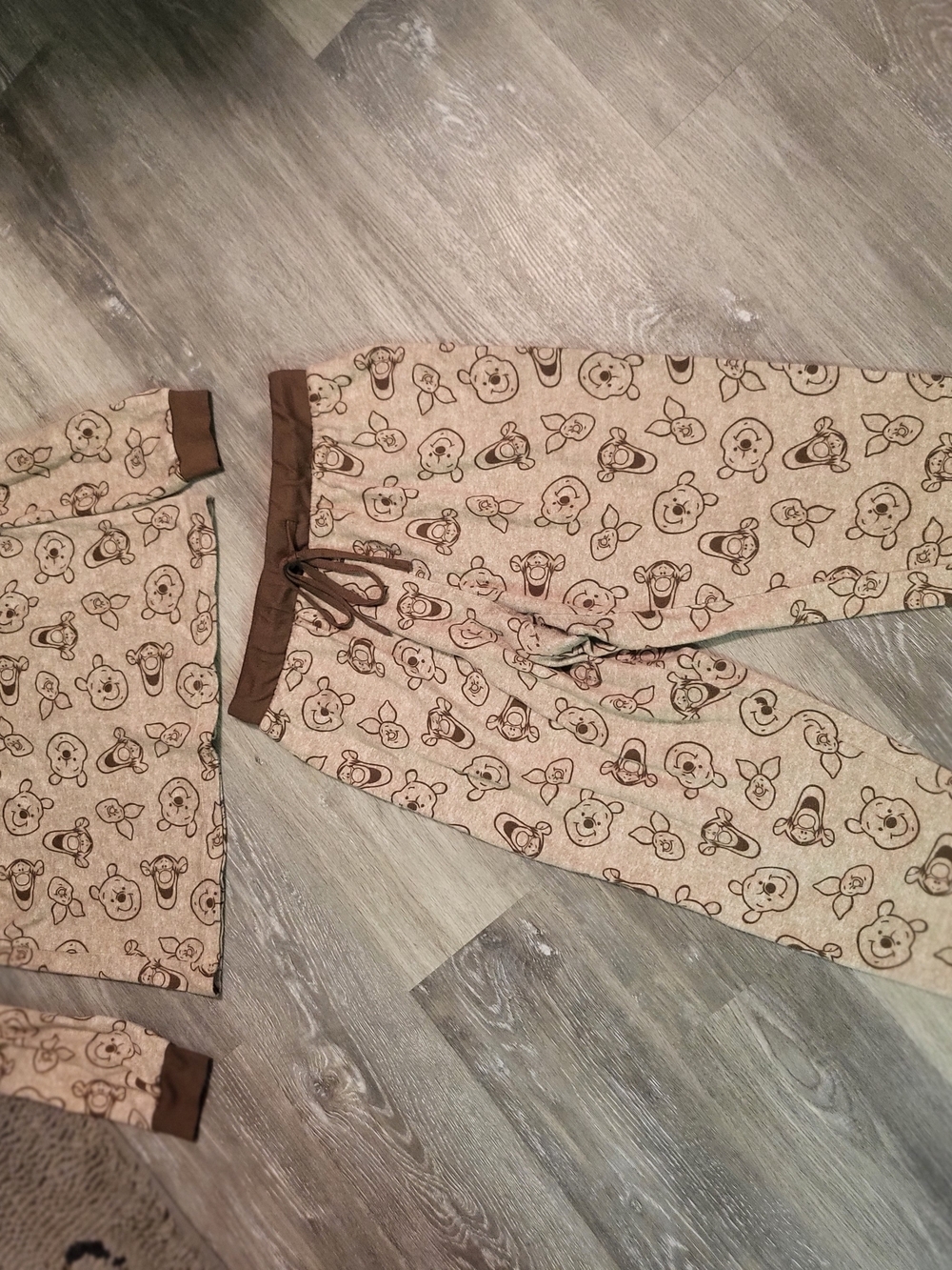 Disney Winnie the Pooh 2-Piece Pajama Set Size Medium